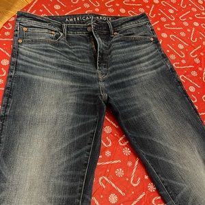 American Eagle Men’s Athletic Straight cut jeans, size 33x34